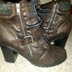 JustFab Booties Size 10 in Black